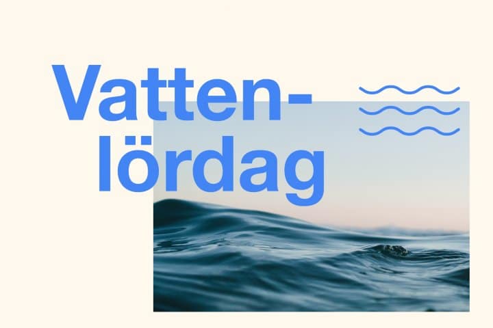 Vatten i skymning. Illustration av blå vågor. Text: Vattenlördag.