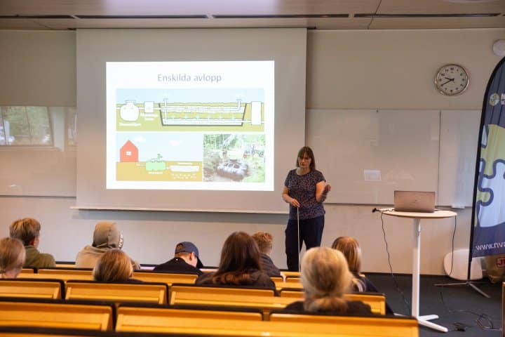 Kristiina presenterar, på powerpointen står det enskilda avlopp